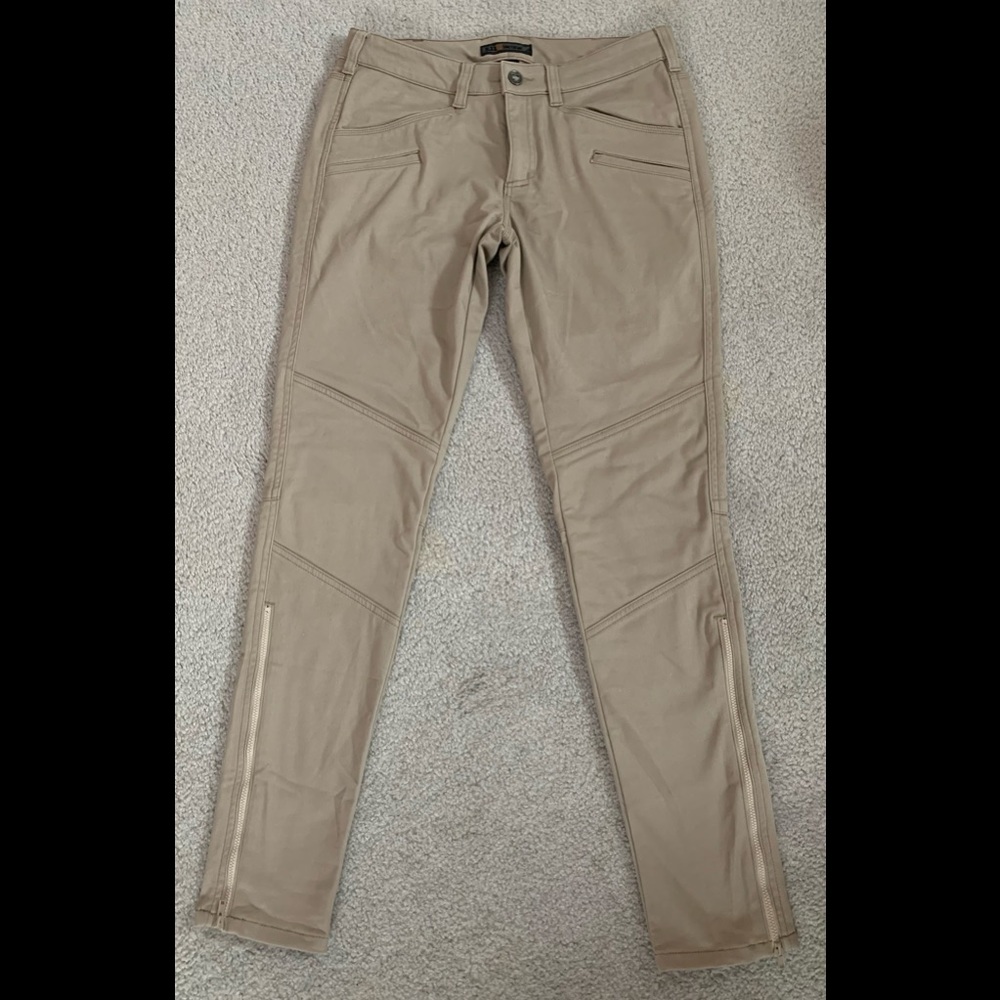 Women’s 5.11 Tactical Khaki Pants 8 Long EUC!